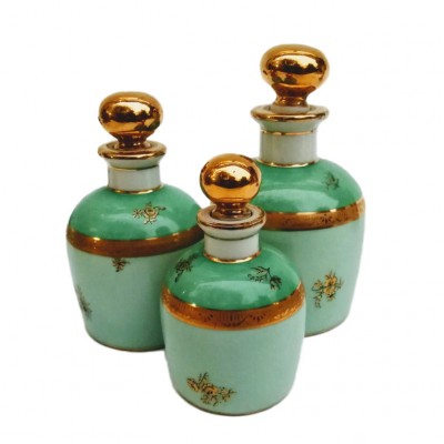 Komplet flakonów perfumowyh w stylu Biedermeier, porcelana
